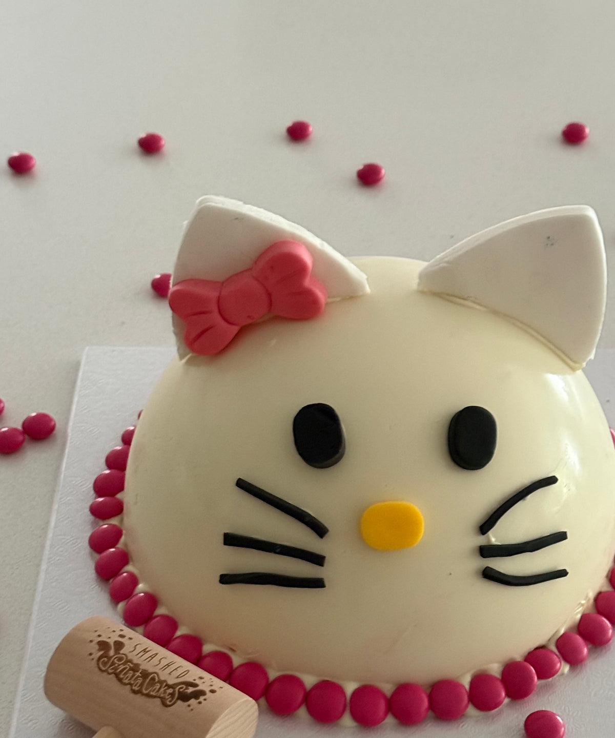 Hello Kitty SmashCake