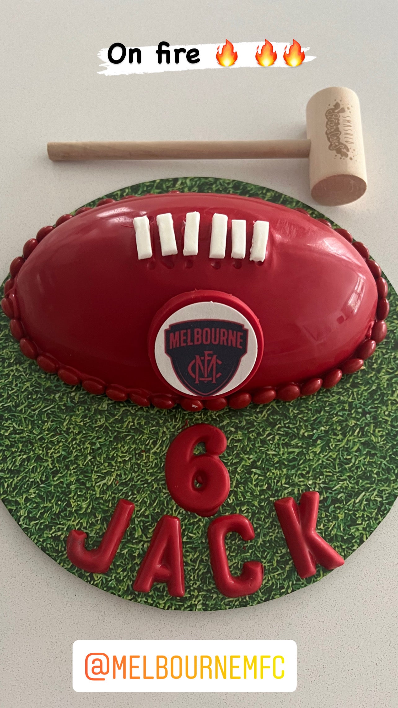 AFL Footy Birthday Cake | Ferguson Plarre's Bakehouse